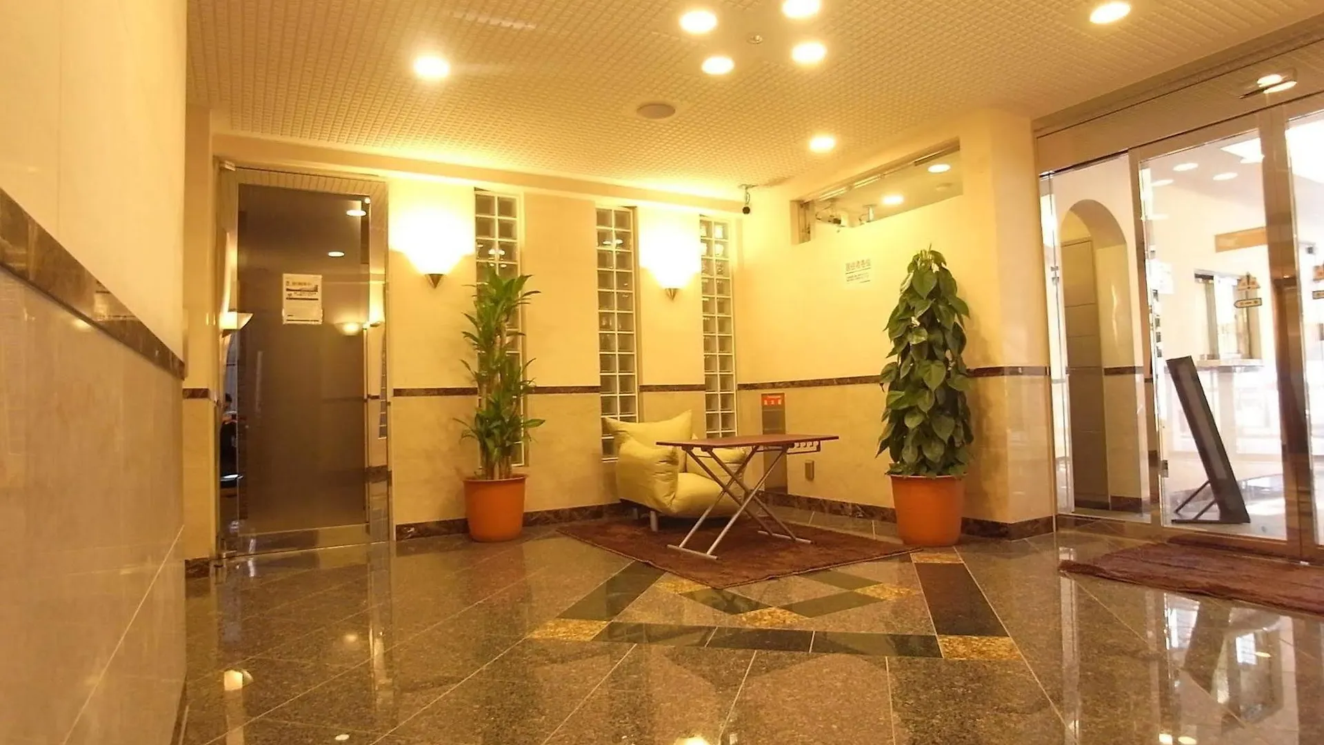 Palace Studio Akasaka Nibankan Tokyo